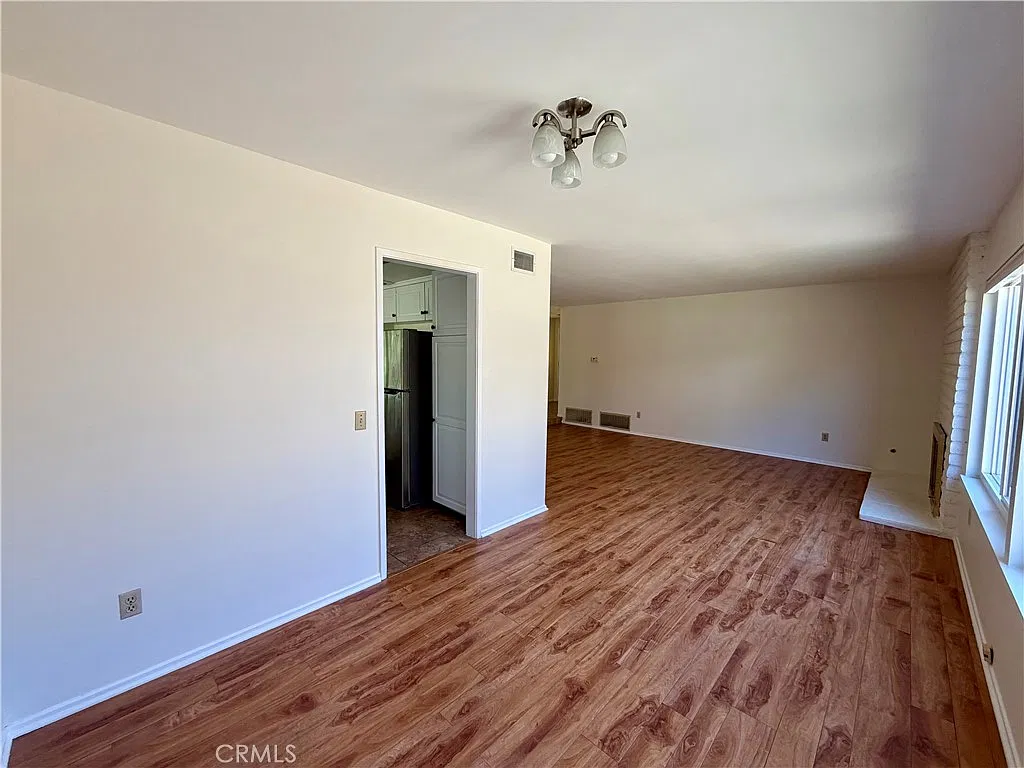 4 bed, 1597 sqft, $3,300 — Photo 4