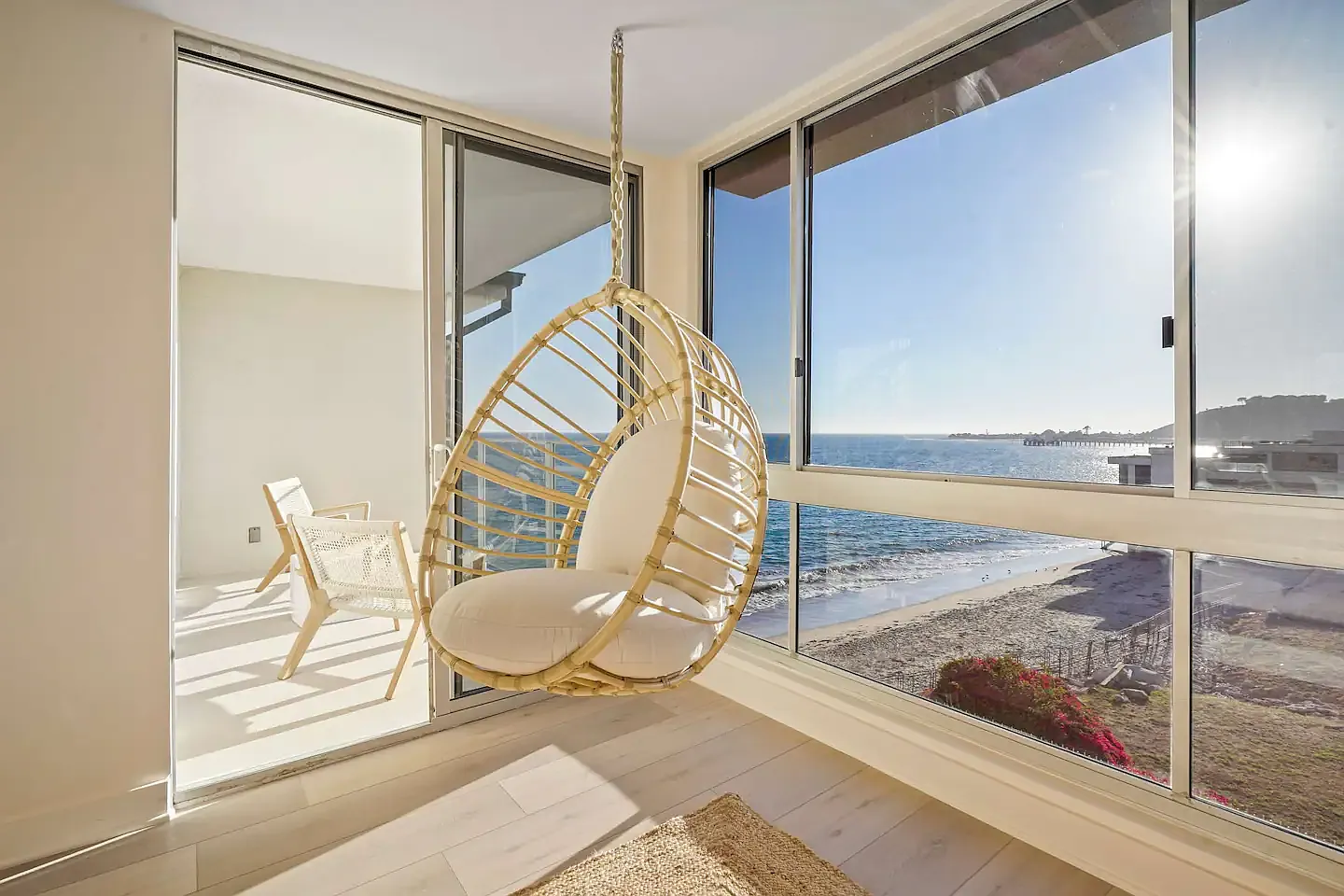 1 bed, 900 sqft, $15,000 — Photo 3