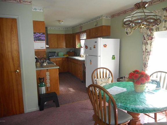 4th image of 687 Langs Dr