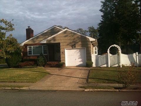 1st image of 5 Wright Ave