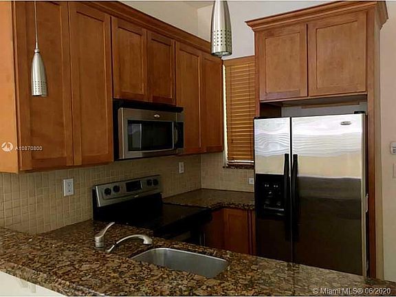 4th image of 2849 Coconut Ave APT 1