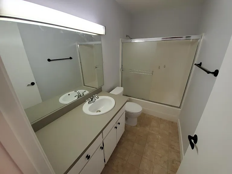 7441 Auburn Oaks Ct #B — Photo 15