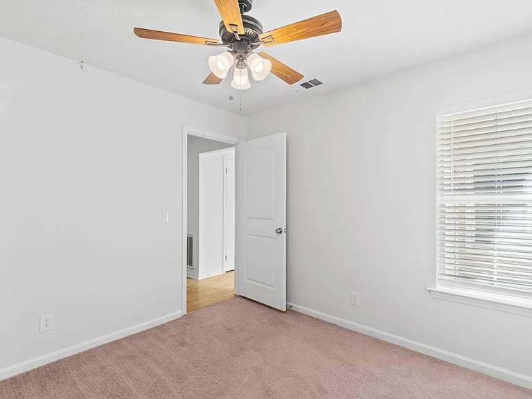 52 Woodcock Dr — Photo 24