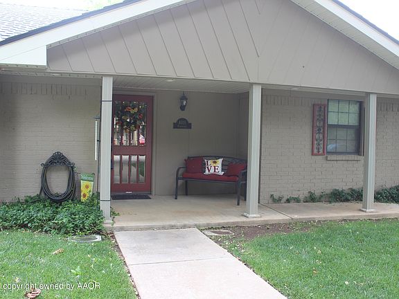 2nd image of 4015 Pinehurst Dr