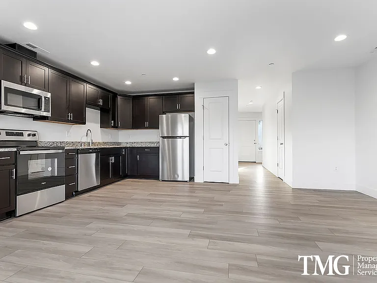 977 Creer Way #D-112 — Photo 37