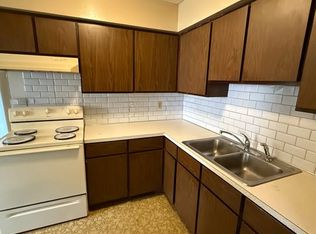 200 Cleveland Ave #2, Green Isle, MN 55338