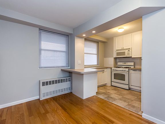 4th image of 5800 Arlington Ave APT 9T
