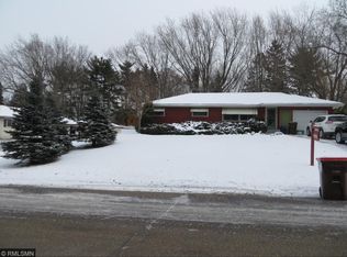 2359 Grospoint Ave N, Oakdale, MN 55128