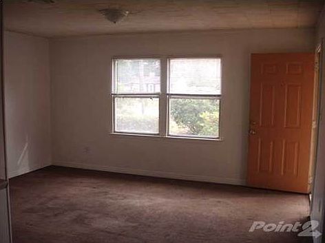 4th image of 3131 Torres Ave