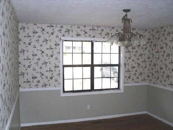 4th image of 133 N River Dr