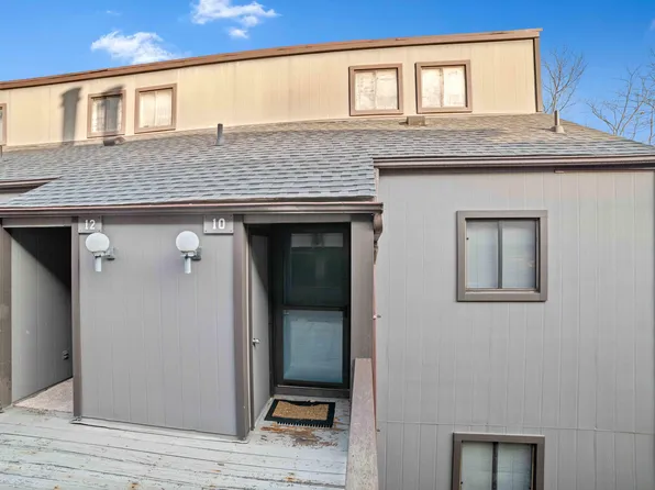 10 Middle Village Way, Tannersville, PA 18372