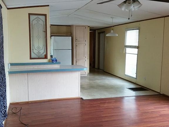 Living/dining areas