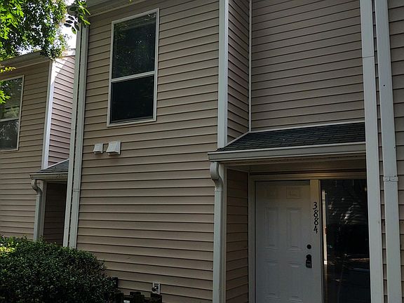 2nd image of 3884 Staffordshire Ln