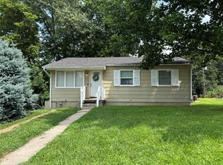 4122 Preston Dr, Saint Joseph, MO 64503