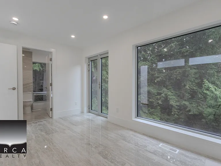 1060 Highland Dr — Photo 10