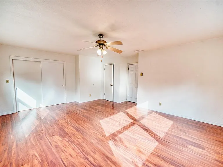 2317 Harris St — Photo 16