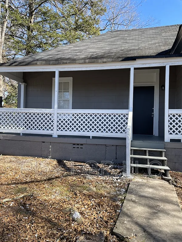 2 bed, 1.0 bath, 1188 sqft, $1,100 — Photo 1