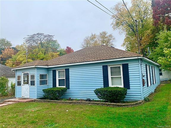 3rd image of 319 Highland Avenue Ext