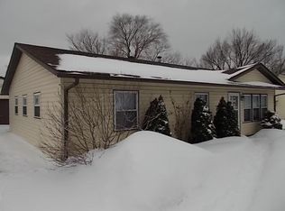 107 E Schaumburg Rd, Streamwood, IL 60107