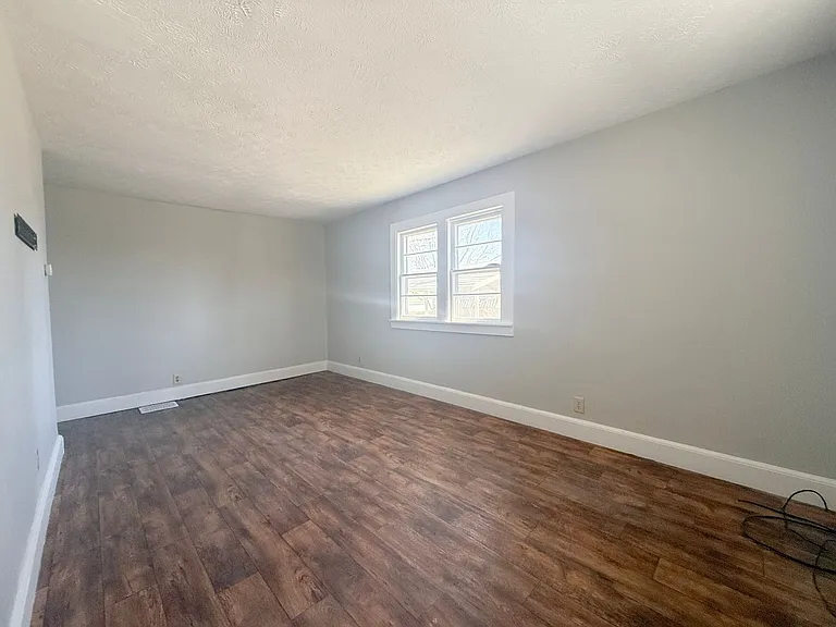 158 King St — Photo 4