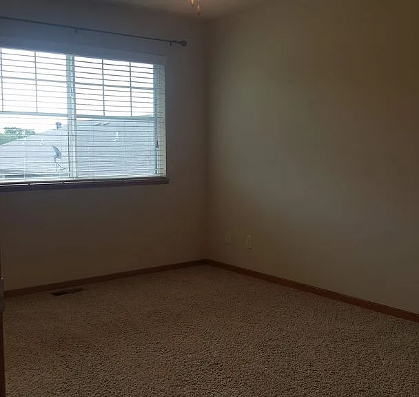 6168 Laroche Rd — Photo 15