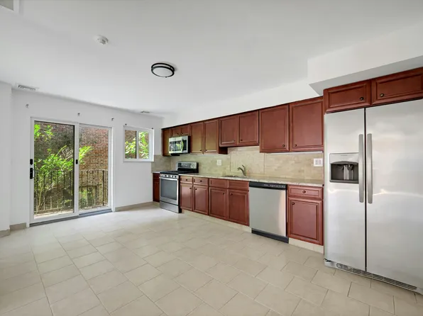 2413 Hammett Avenue image 14 of 26