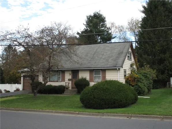 18 Seneca St, Sidney, NY 13838