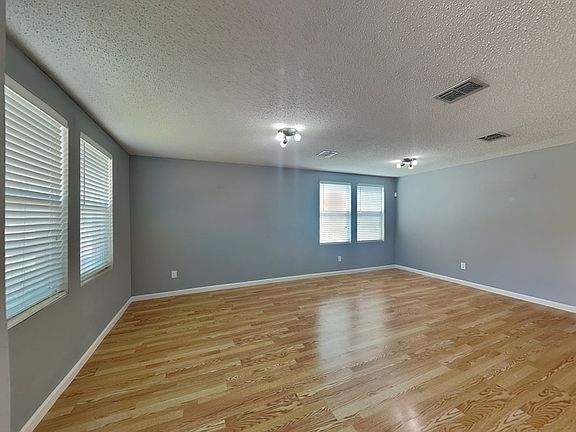 4th image of 3512 Clydesdale Dr