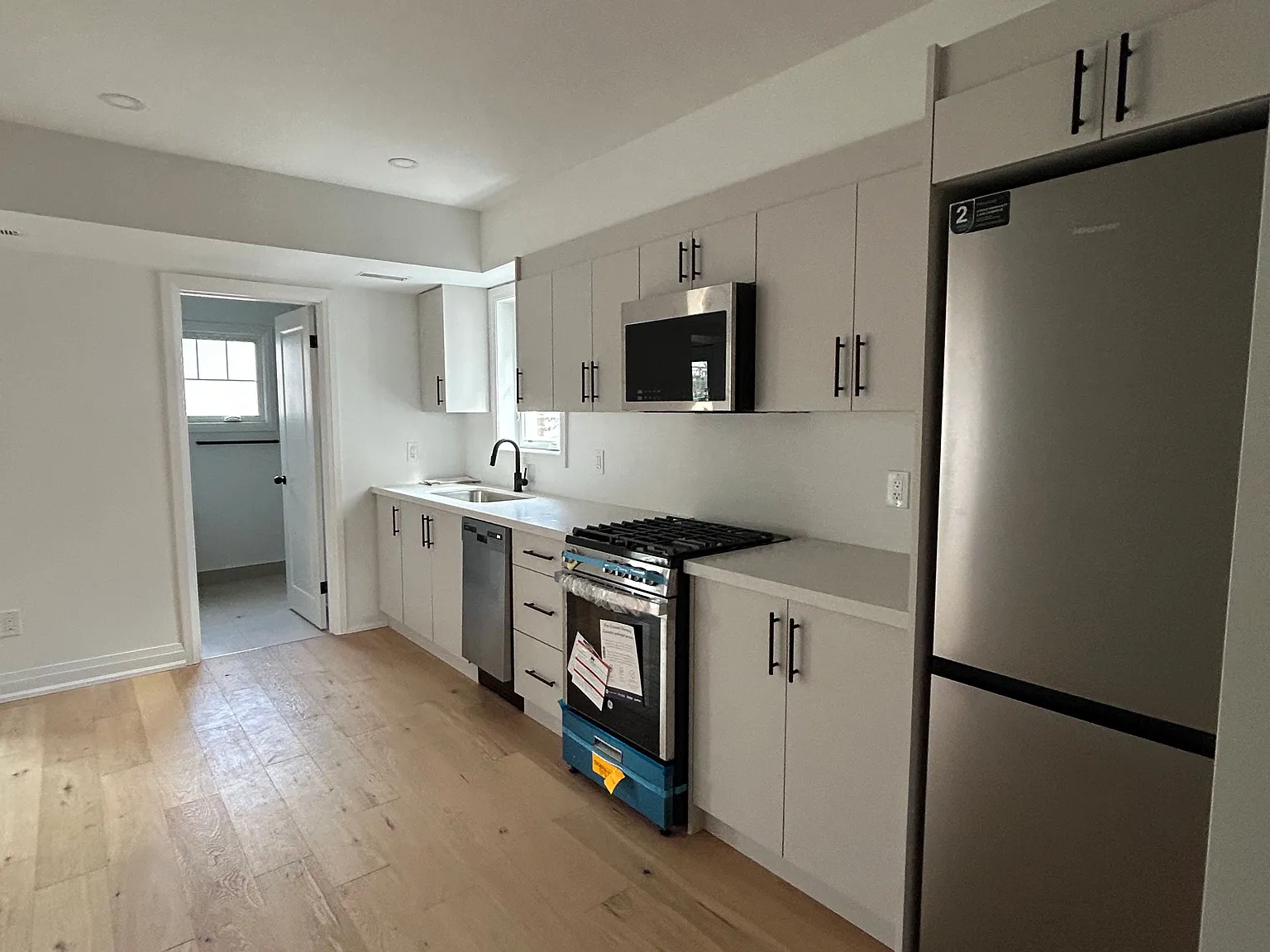 1 bed, $2,100 — Photo 2