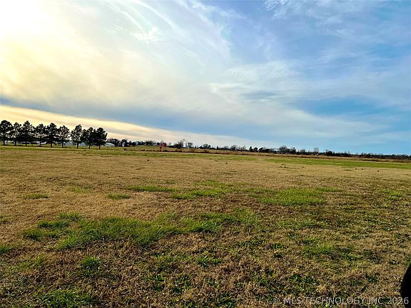 2nd image of 1998 W Allen Rd