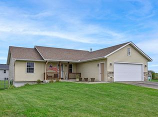 1824 White Pine Way, New Richmond, WI 54017