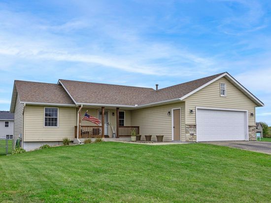 1824 White Pine Way, New Richmond, WI 54017