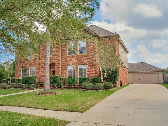 2nd image of 2913 Laguna Shores Ln