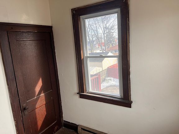 2nd image of 17 S Maple Ave APT 4