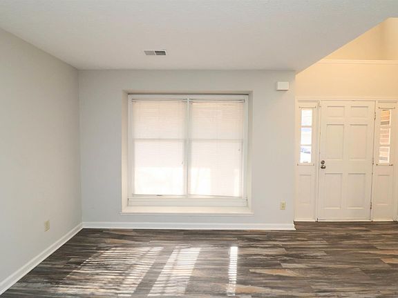 3rd image of 959 Charwood Dr