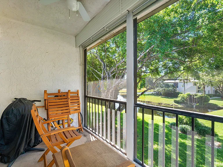 8436 Cypress Ln #7H — Photo 22