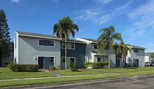 Spinnaker Landing Apartments — Photo 1
