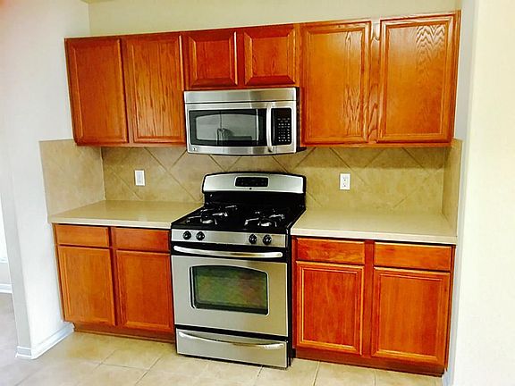 4th image of 5023 Grove Square Ct