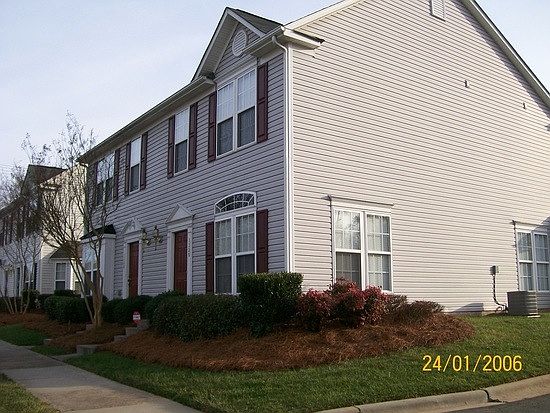 2nd image of 1320 Stourbridge Lion Dr