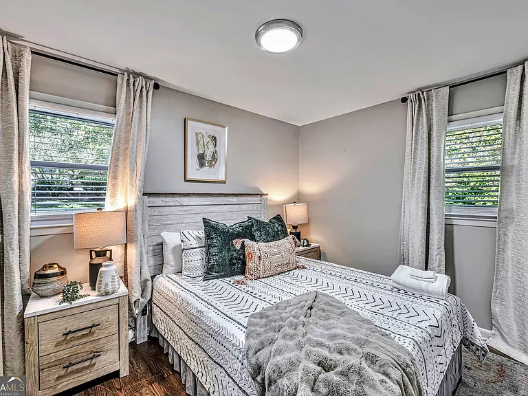 2858 Rosehill St #5 — Photo 7