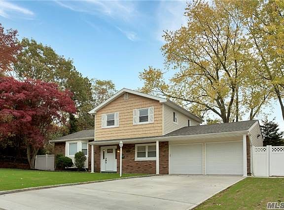 2nd image of 10 Barrington Dr