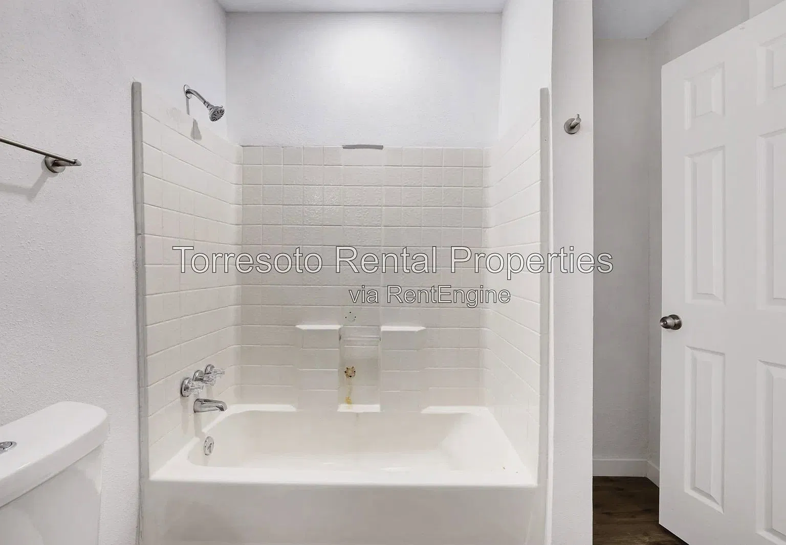 2 bed, 1.0 bath, 1472 sqft, $1,200 — Photo 3