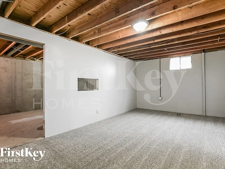 1529 NE Auburn Dr — Photo 14
