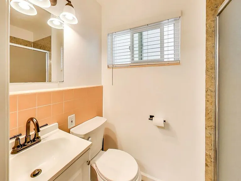 1348 Laurel St #6 — Photo 16