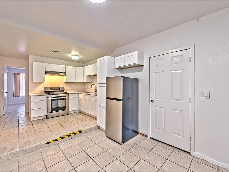 3912 Torsby Pl — Photo 8