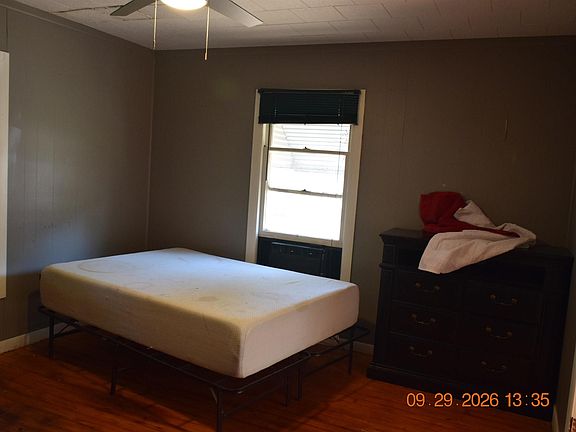 5th image of 110 Kayla St