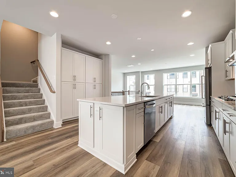 6227 Almerico Pl — Photo 8
