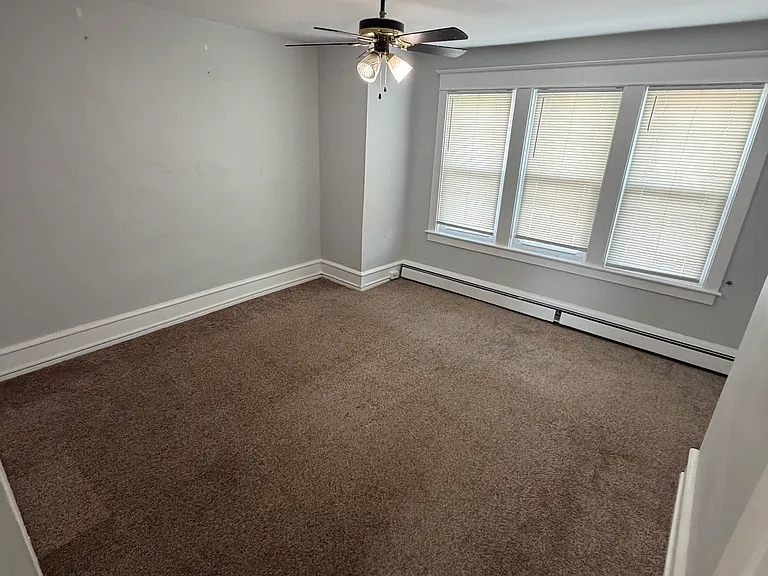 211 Cedar Ave — Photo 9