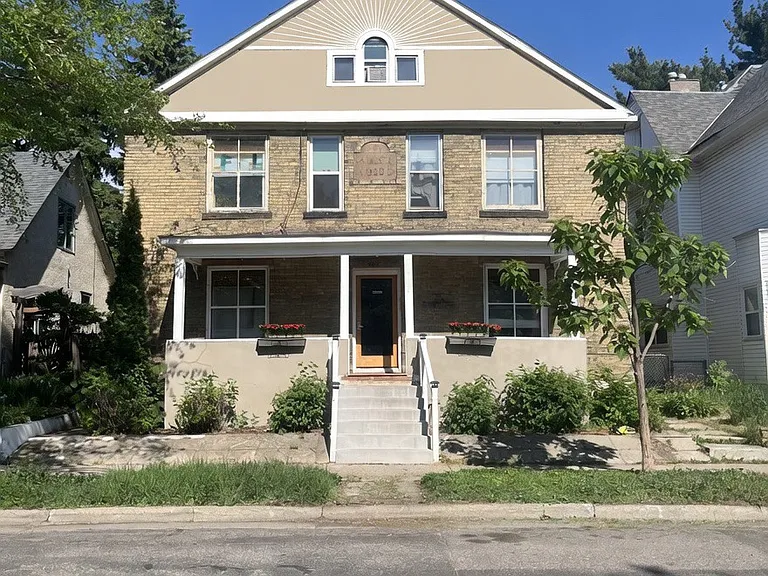 1421 5th St NE #3 — Photo 14