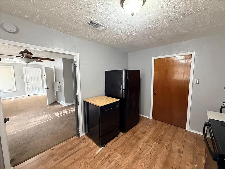 1322 Avenue N #B — Photo 11